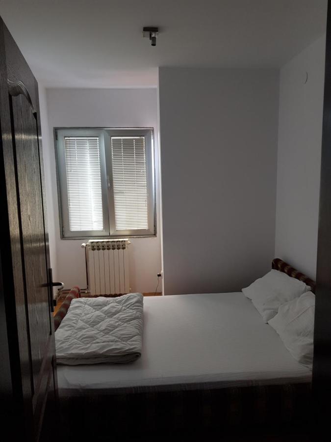 Blue Point Appartement Kragujevac Buitenkant foto